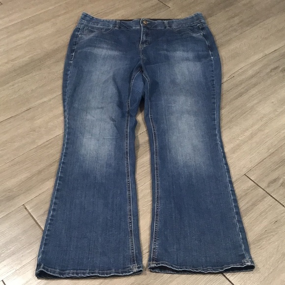 Lane Bryant Bootcut Tighter Tummy Technology Light Wash Jeans size 18 - Picture 4 of 9